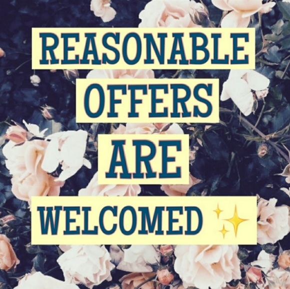 Victoria's Wardrobe & Closet βπβ - Picture 4 of 4